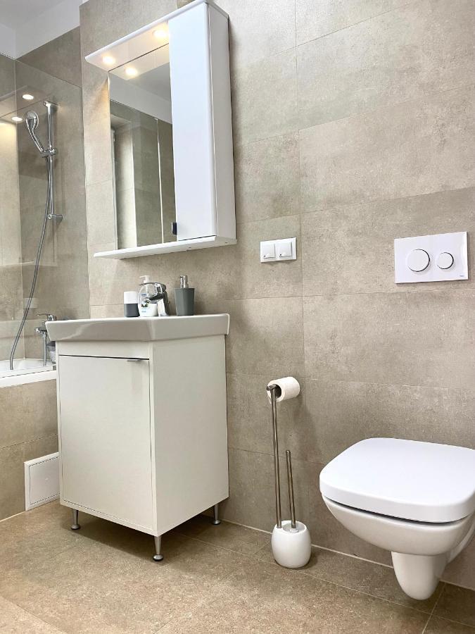 Astoria Apartment - Pet Friendly Brasov Bagian luar foto