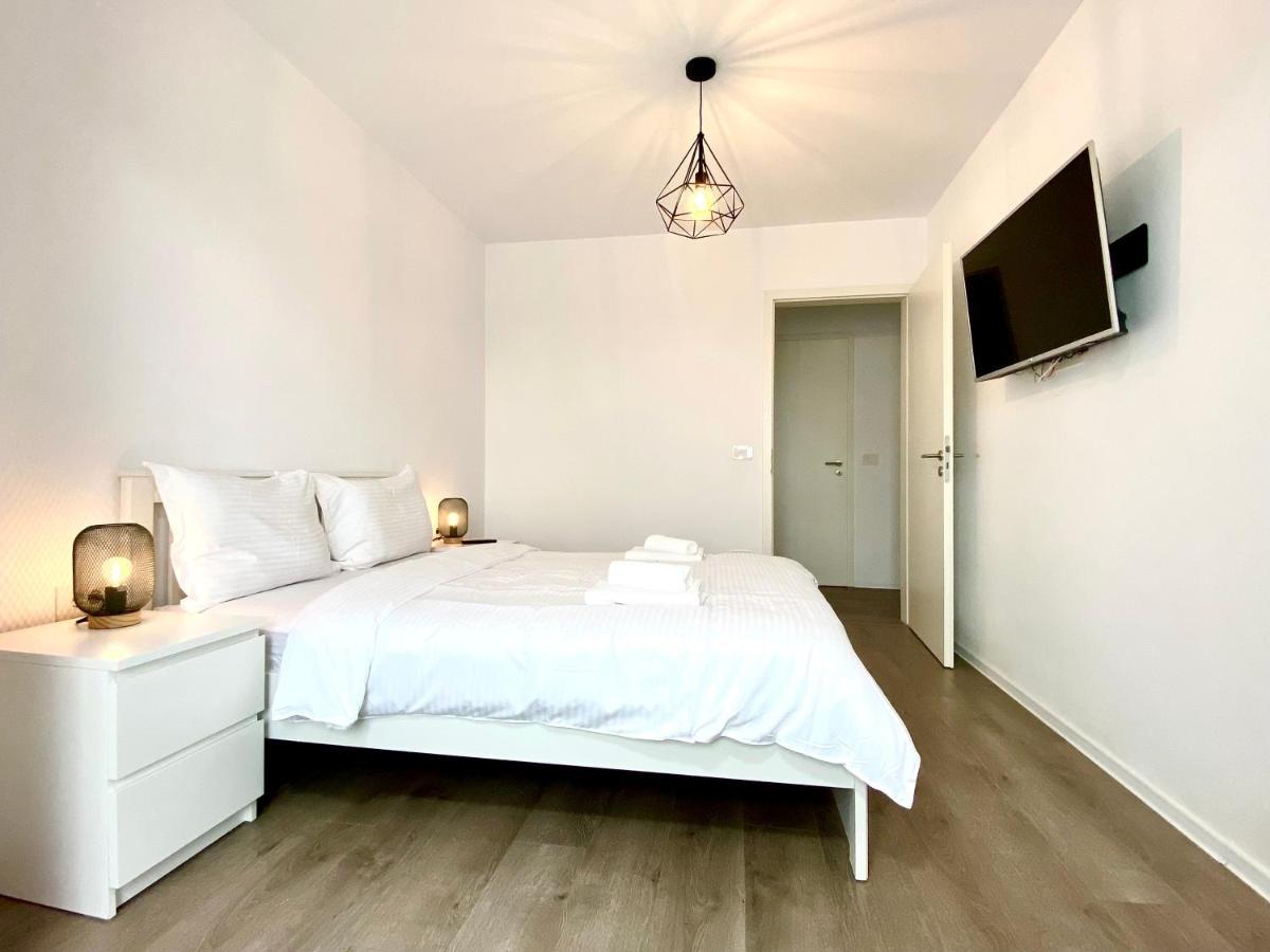 Astoria Apartment - Pet Friendly Brasov Bagian luar foto