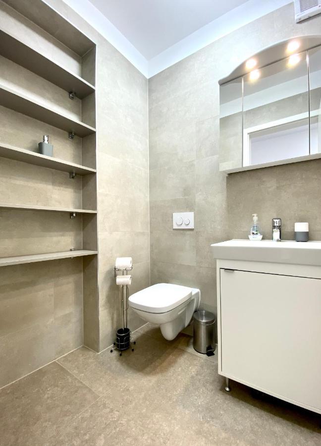 Astoria Apartment - Pet Friendly Brasov Bagian luar foto
